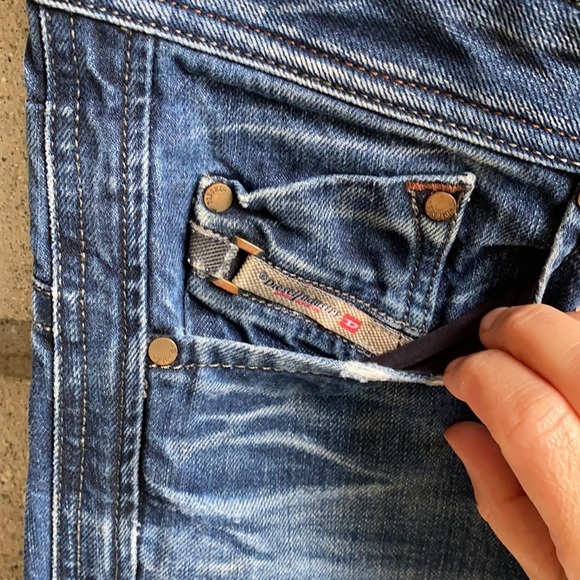 Diesel “Darron” Regular Slim Tapered - Picture 2 of 15